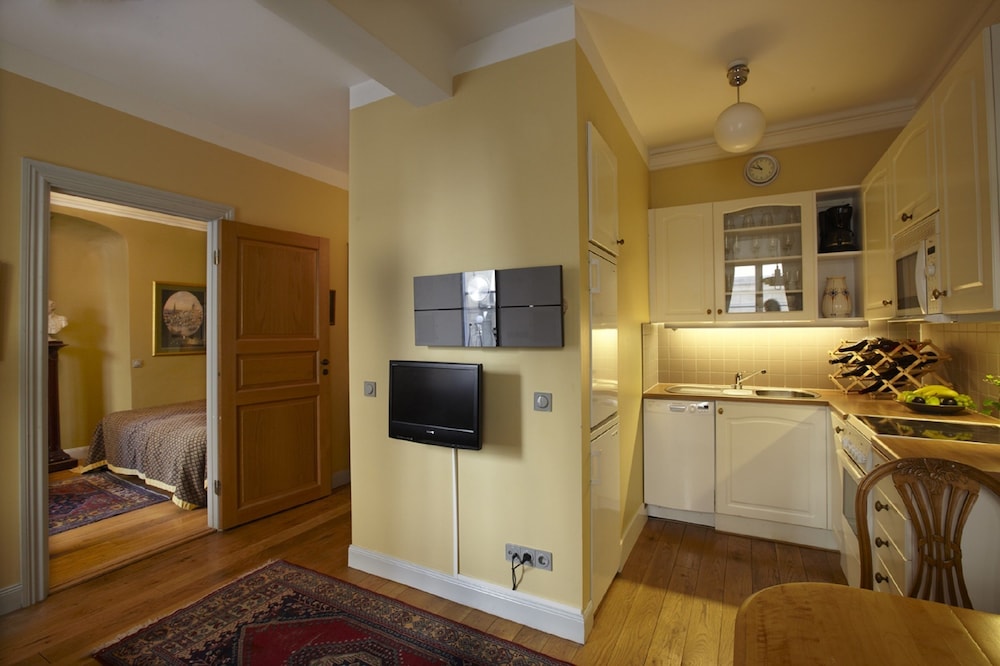 Collectors Victory Apartments 25/48