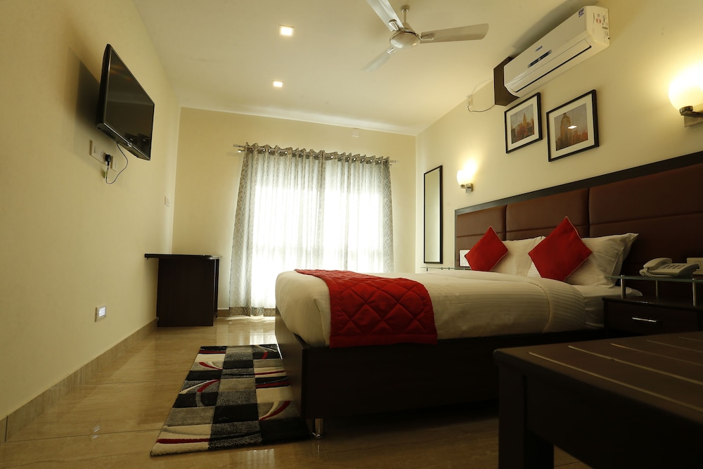 Breeze Suites Transit Hotel 33/34