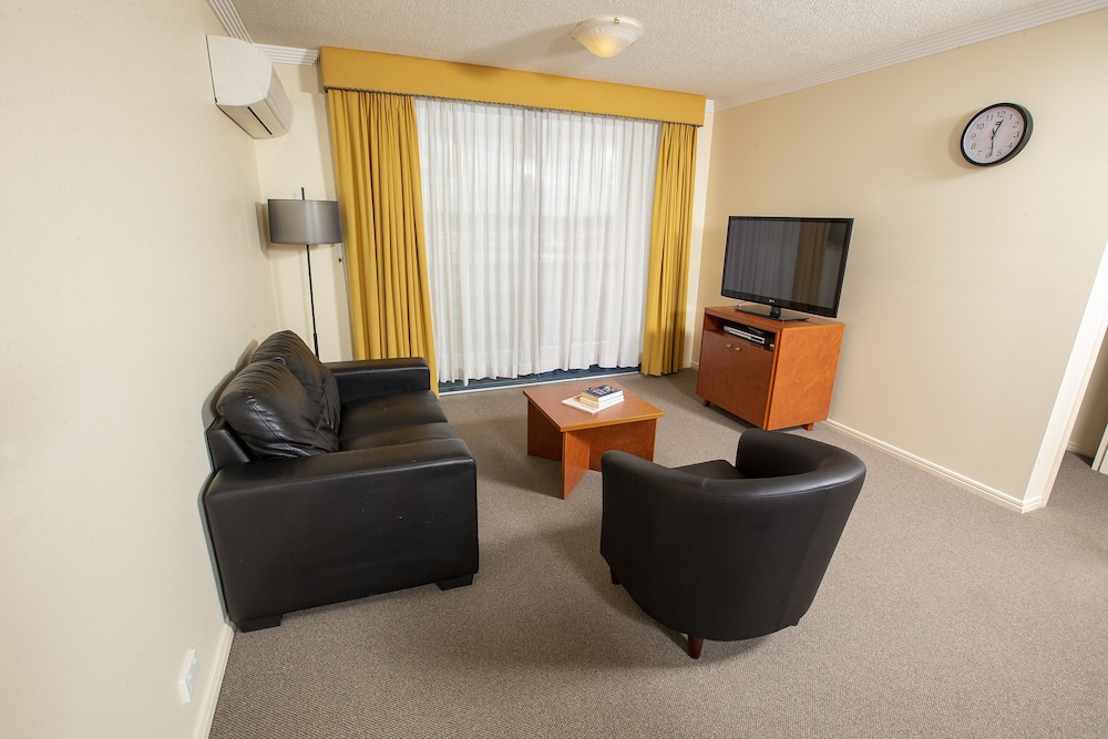 Springwood Tower Apartment Hotel 29/63