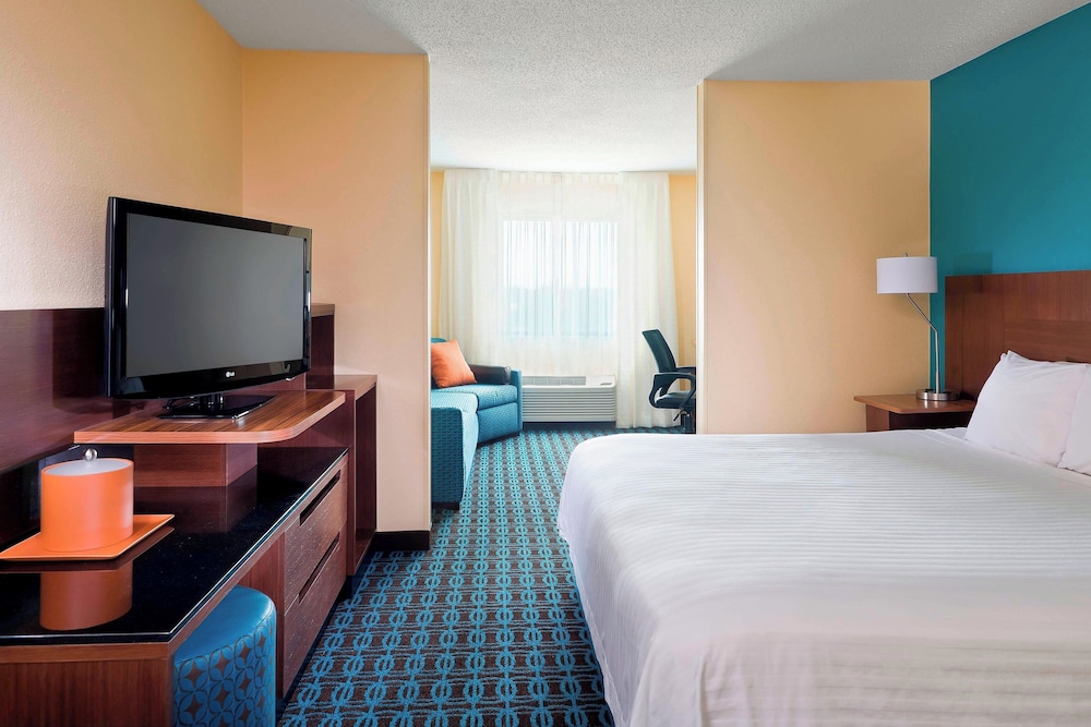 EXECUTIVE, SUITE, KING BED, SOFA