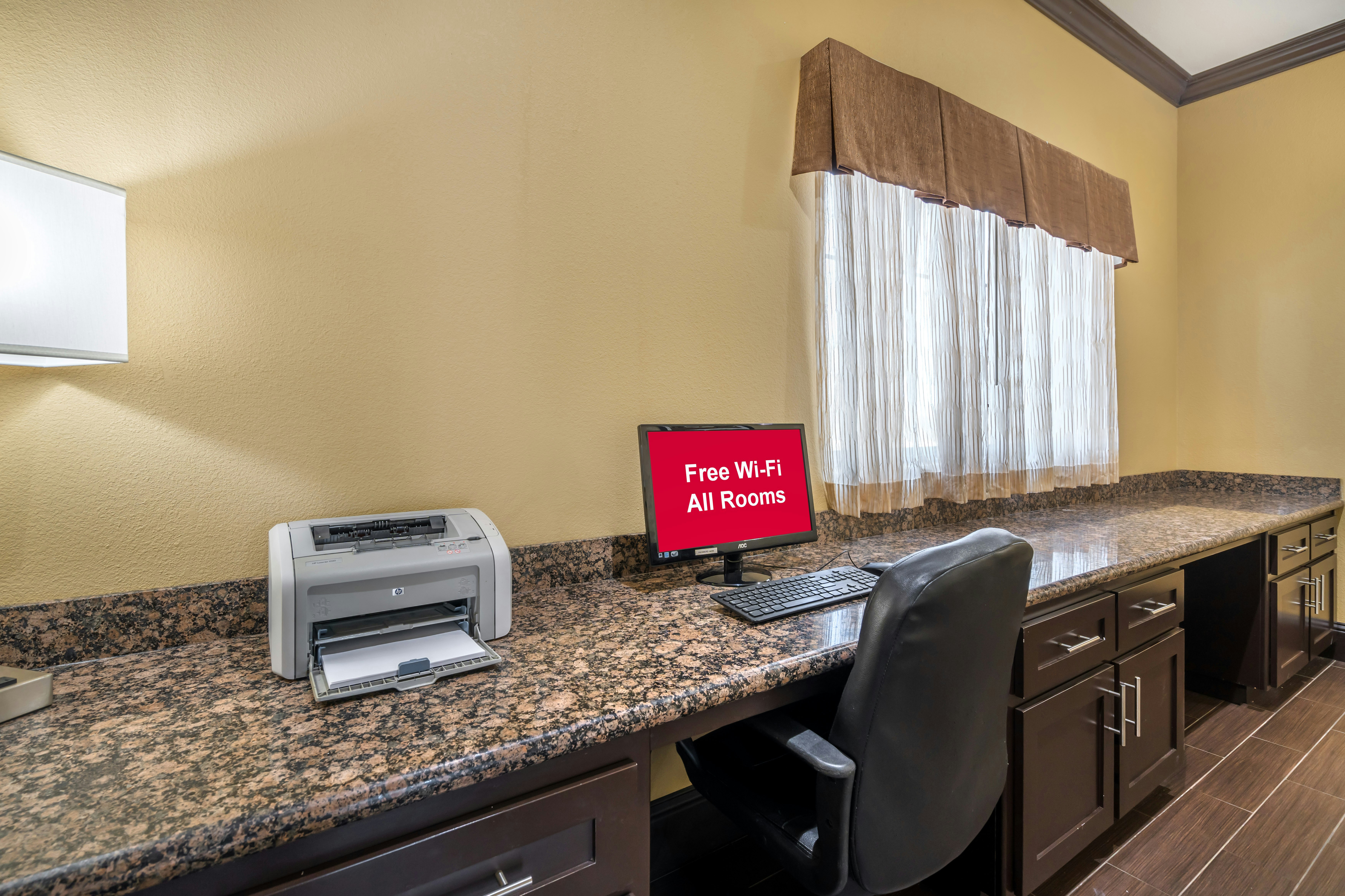 Red Roof Inn & Suites Sulphur Springs 17/26