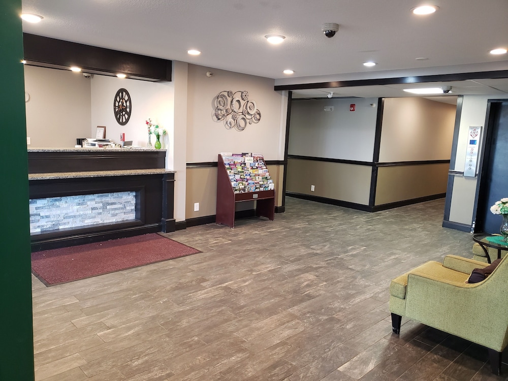Travelodge by Wyndham Brooklyn Center 8/48