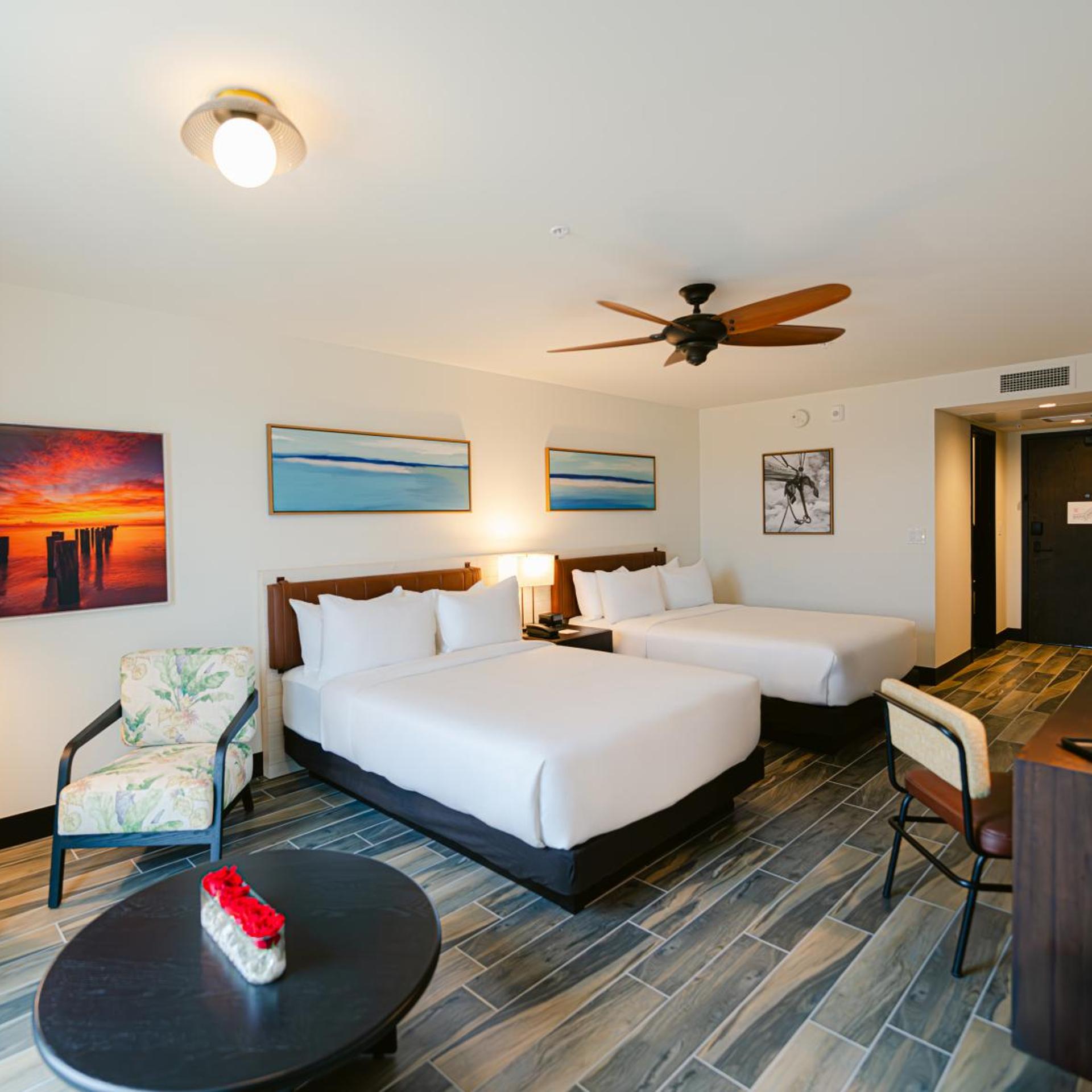 غرفة بسرير كوين بإطلالة على المسبح، The Perry Hotel Naples 2/3