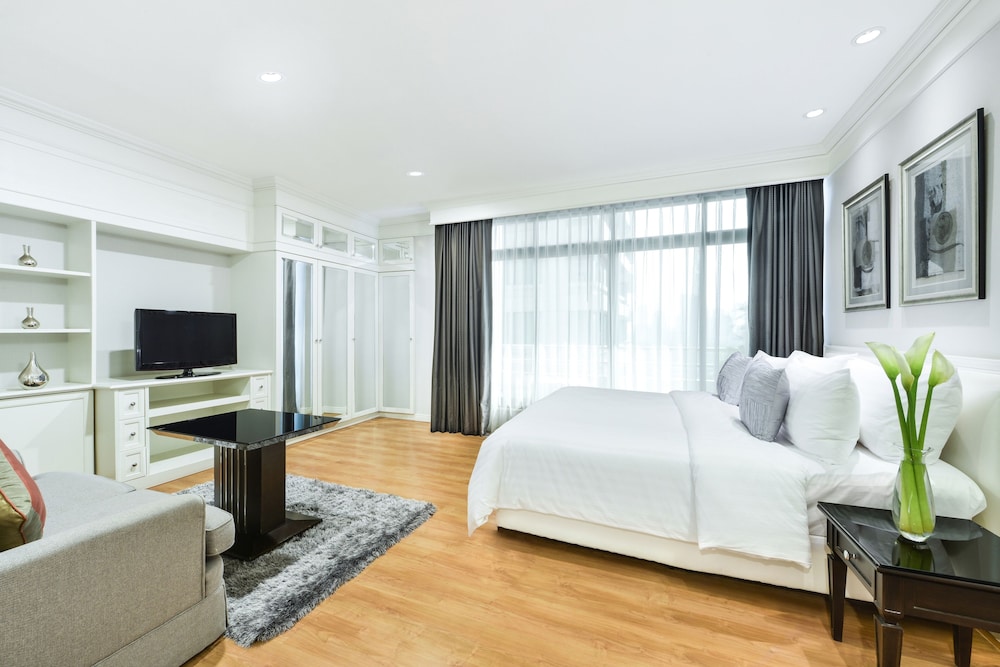 Centre Point Hotel Chidlom 23/68