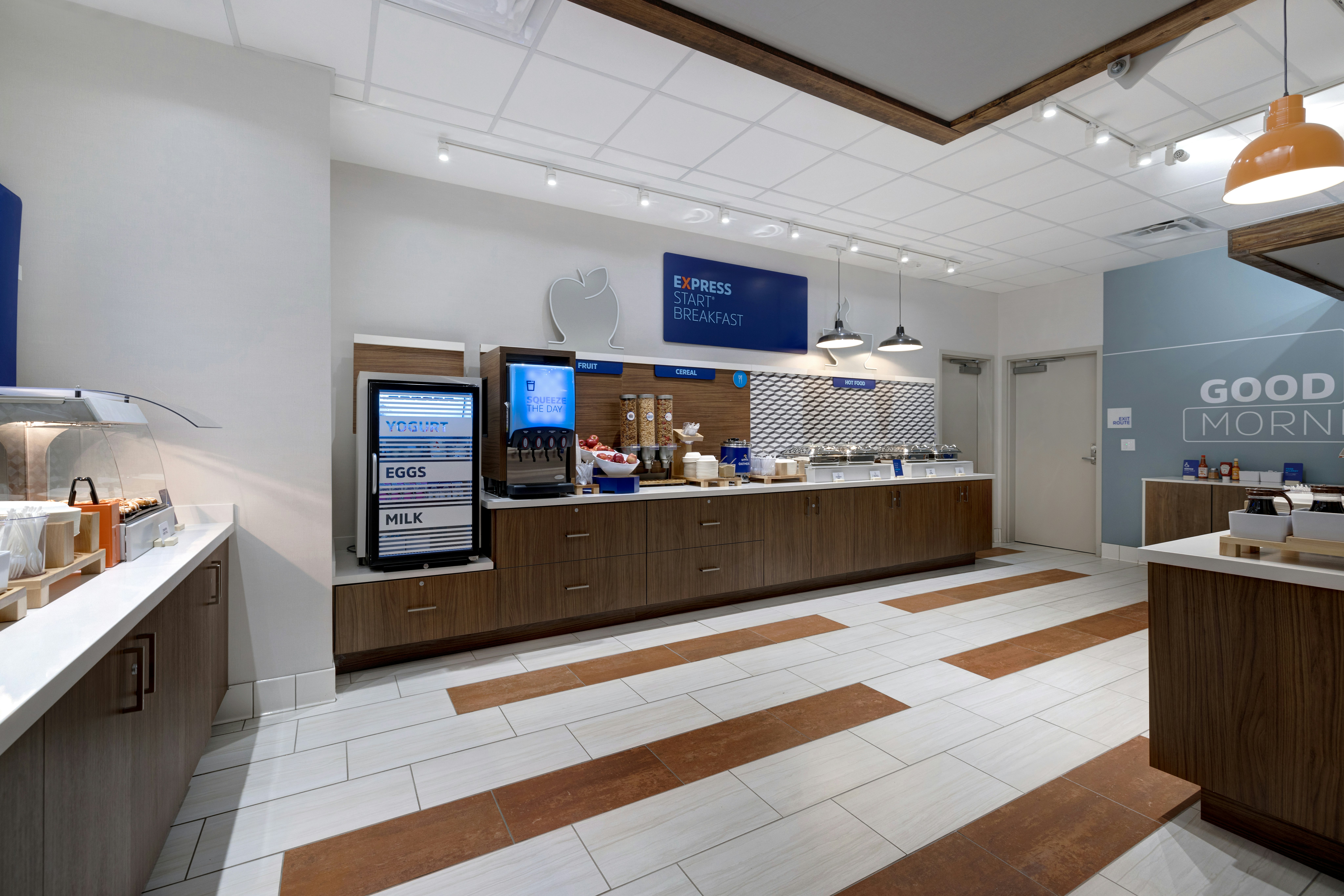 Holiday Inn Express and Suites Glendale Downtown 10/44