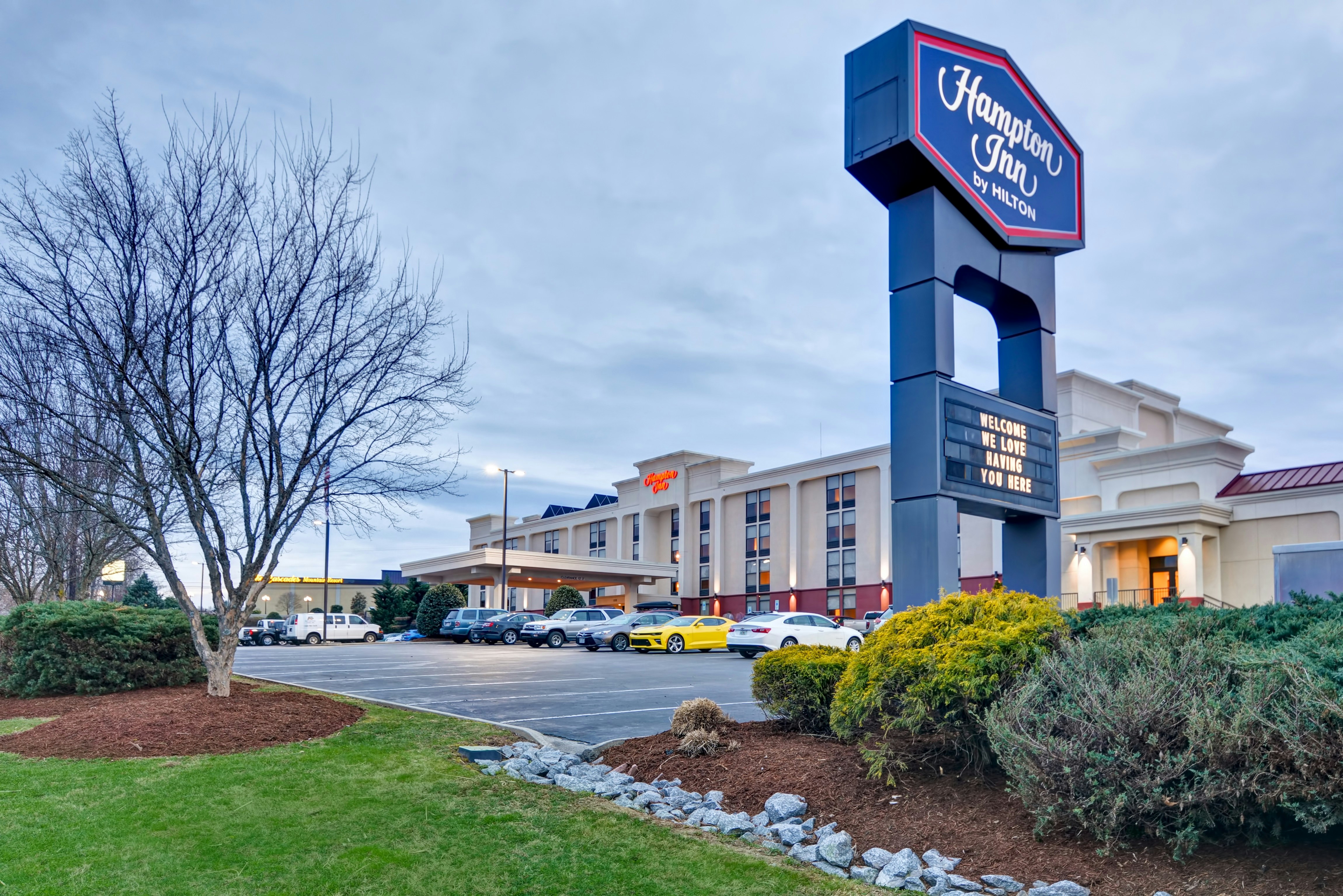 Hampton Inn Hendersonville 53/55