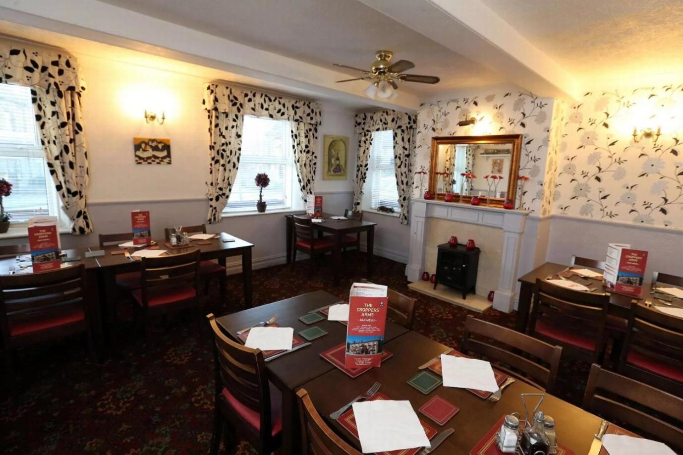 OYO The Croppers Arms 20/24