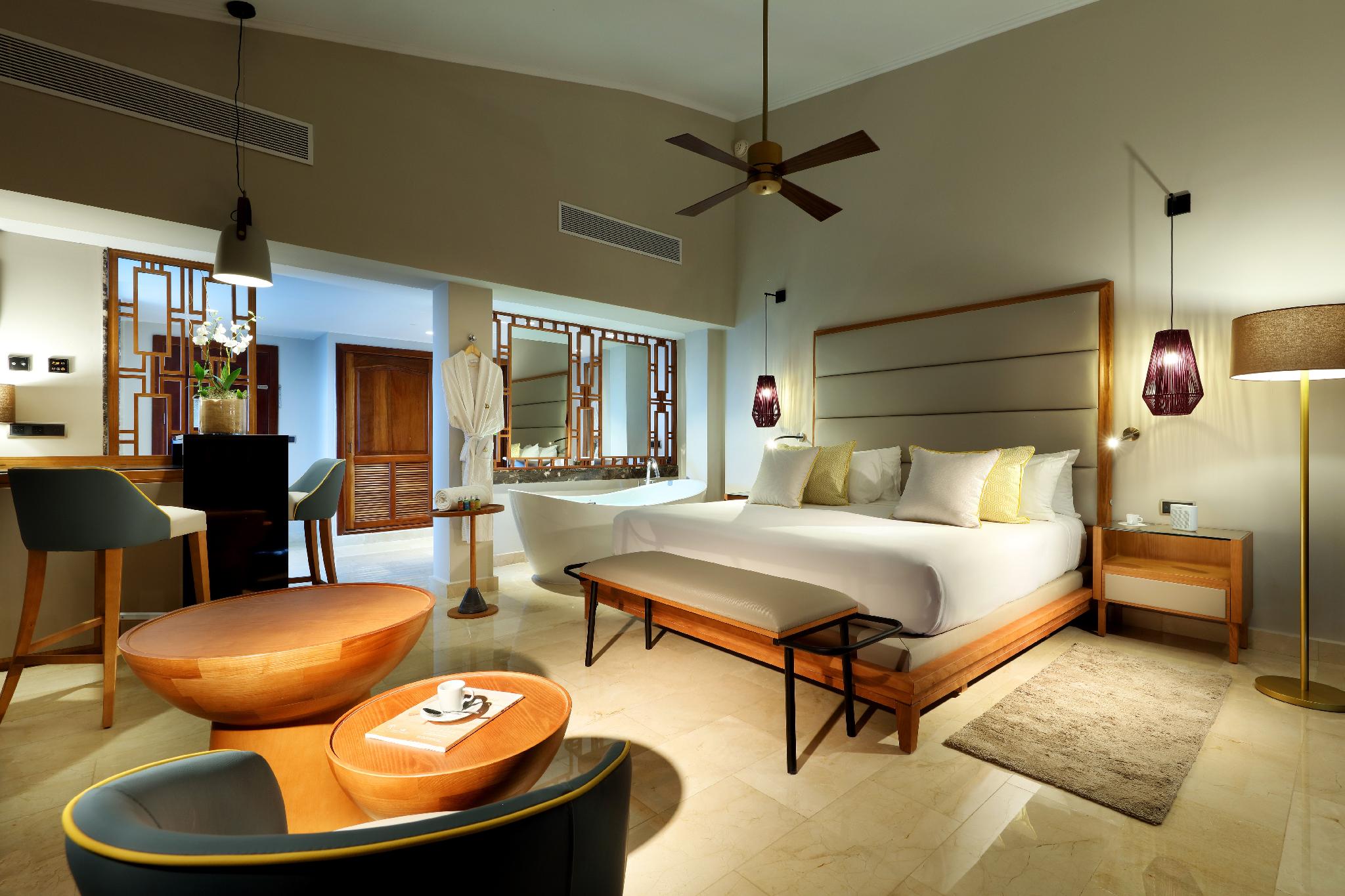 Junior Suite, Triple, Pool Side