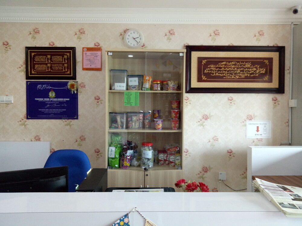 Hotel Mutiara KGMMB by ZUZU 12/53
