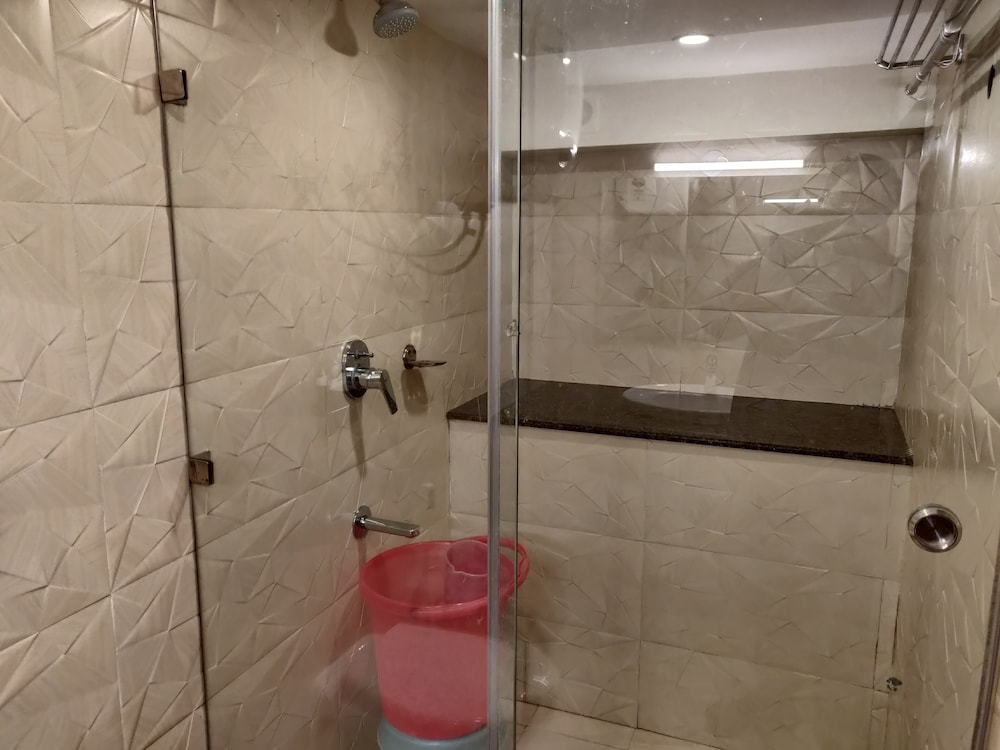 HOTEL HAMERS INTERNATIONAL 43/49