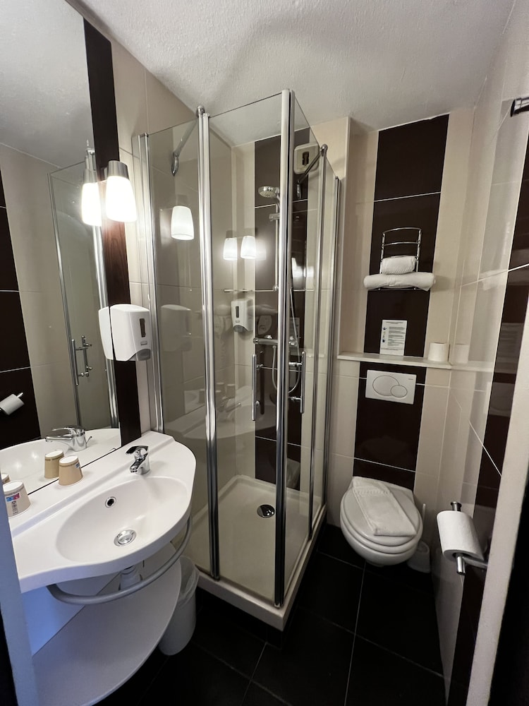 Hotel Inn Design Langres Resto Novo 36/37