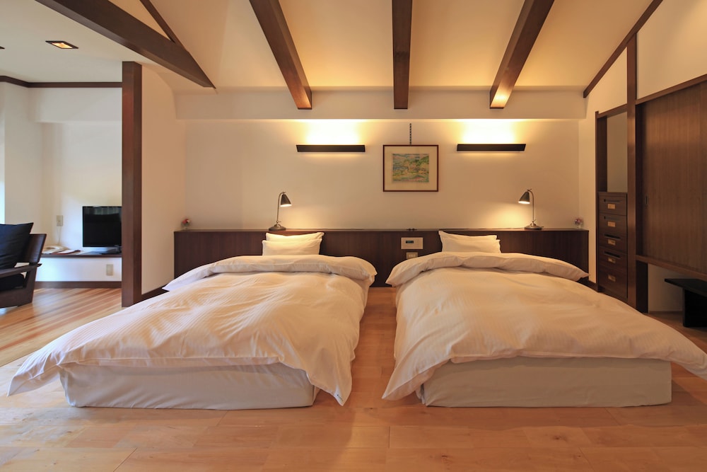 Kasuga Hotel 5/47