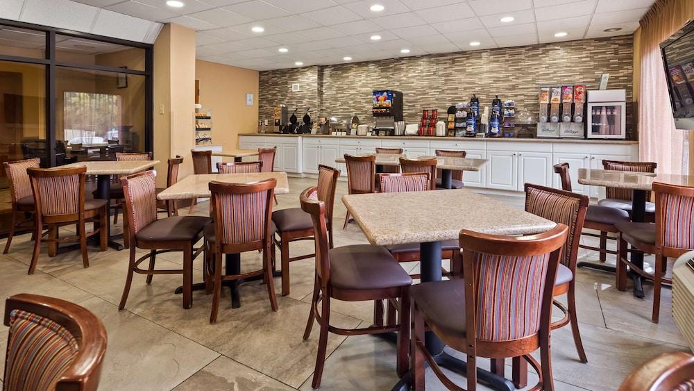 Best Western Plus Executive Hotel 32/37