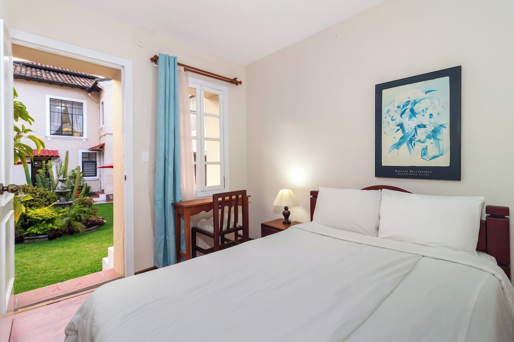 ROOM, SINGLE