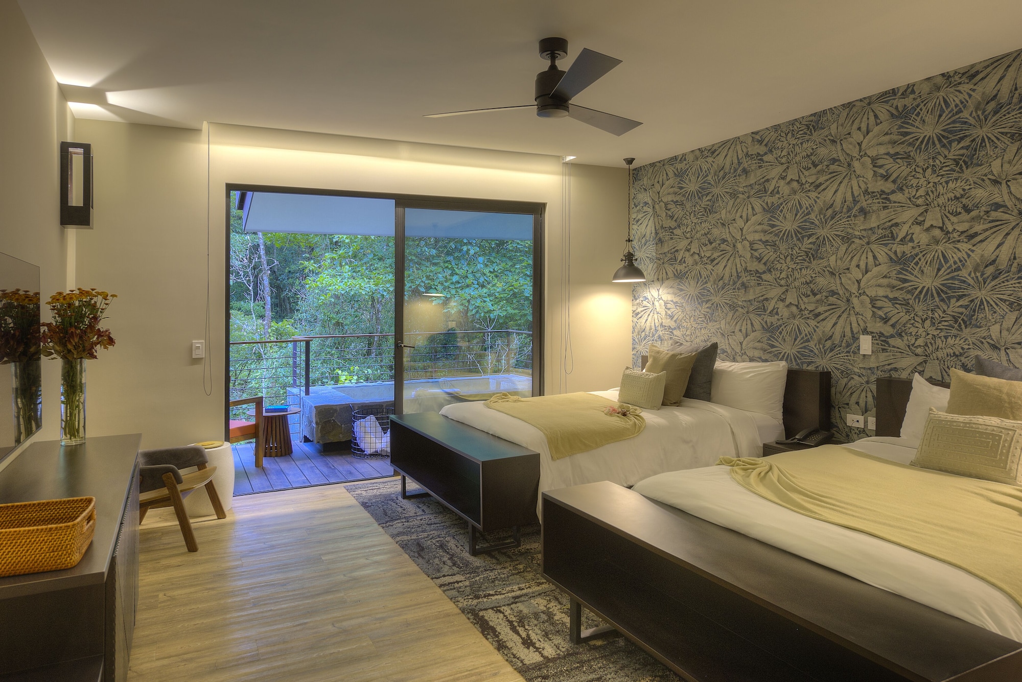 2 BEDROOMS, LUXURY, SUITE, RIVER VIEW, HOT TUB