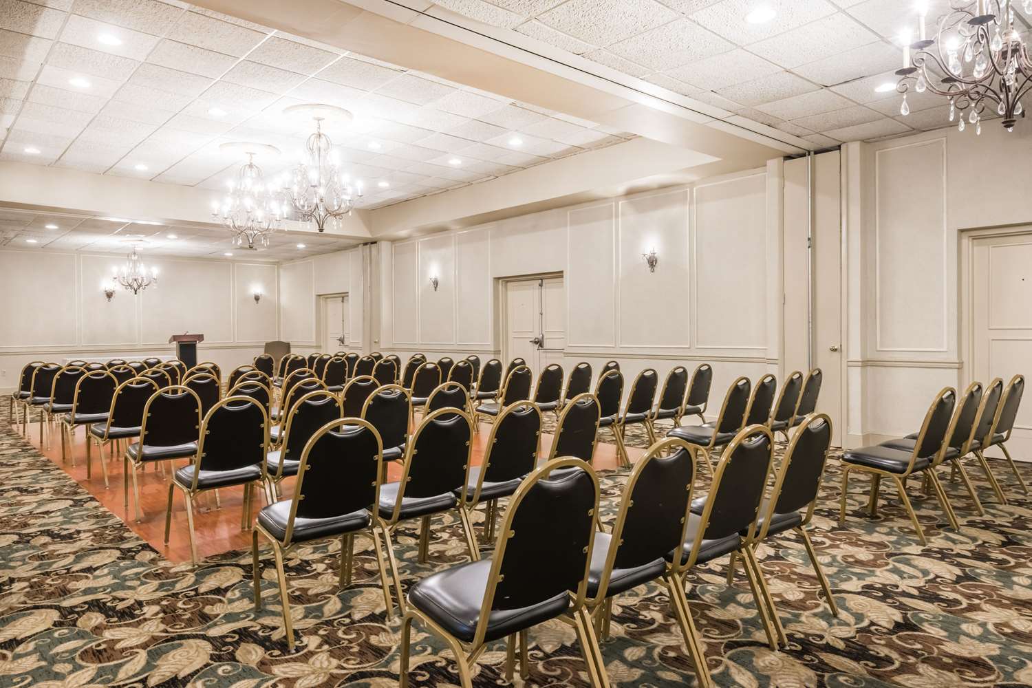Clarion Hotel BWI Airport Arundel Mills 53/55