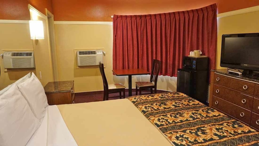 Geneva Motel 36/48