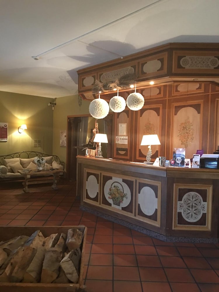Le Verger Des Chateaux the Originals Relais Inter Hotel 8/69