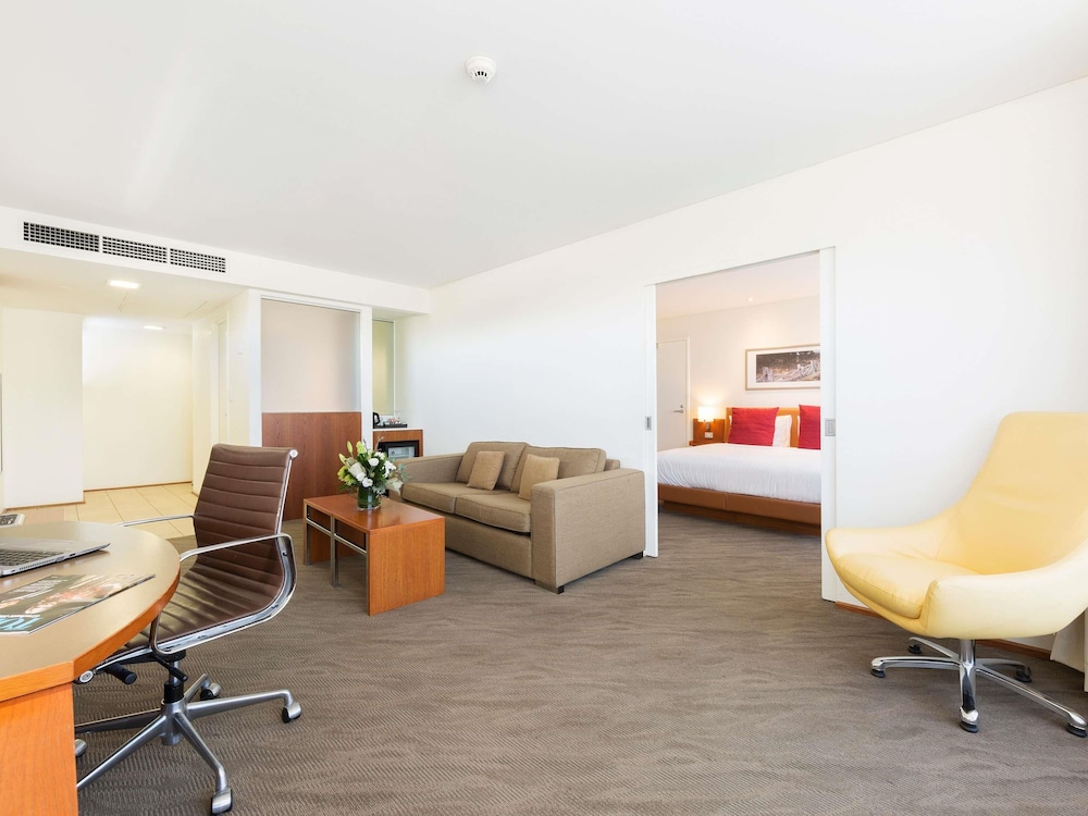 Novotel Canberra 53/72