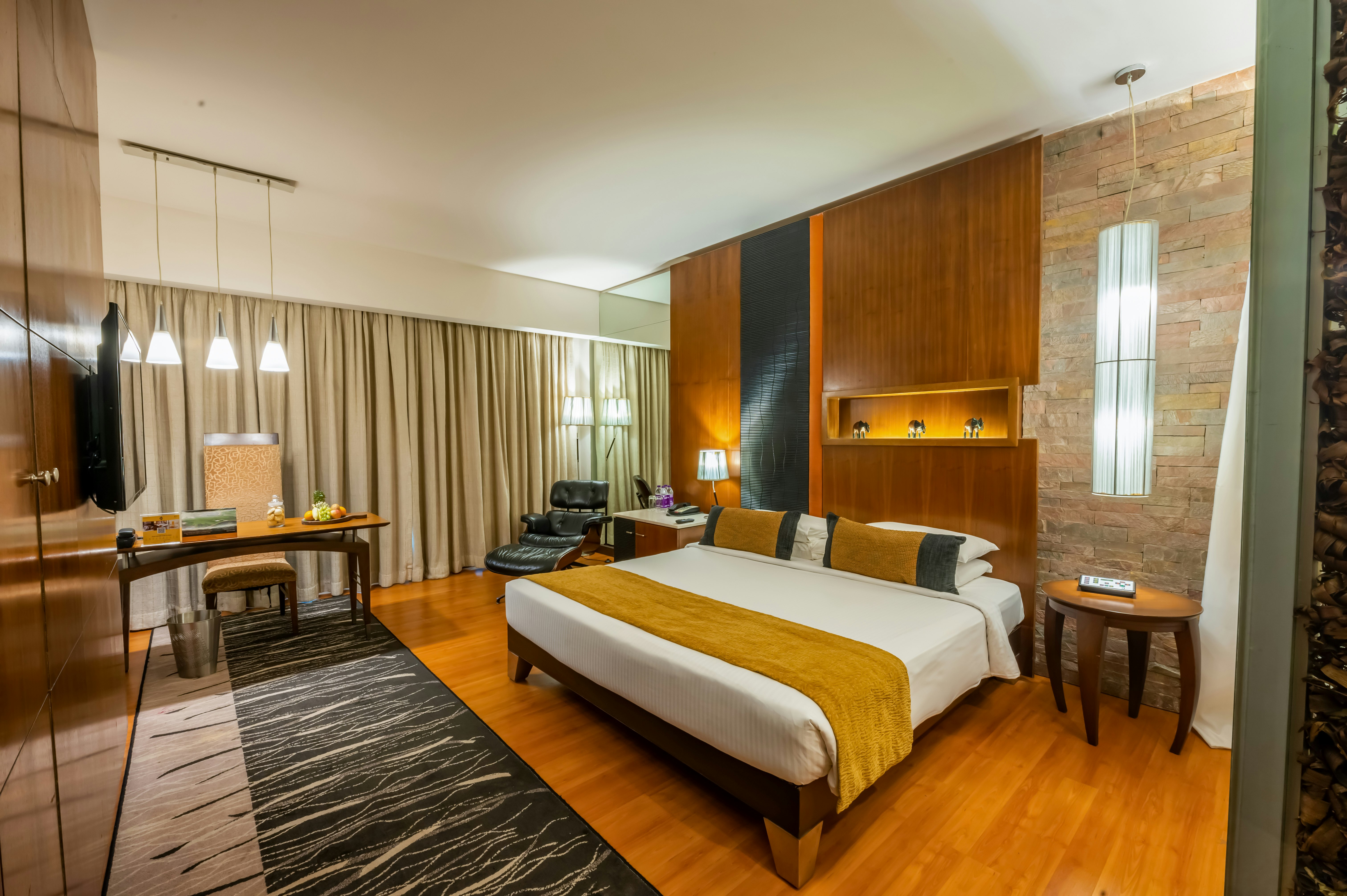 The O Hotel 10/50