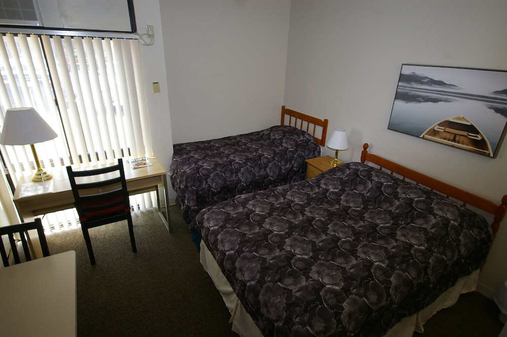 ALEXANDRA HOTEL 10/37