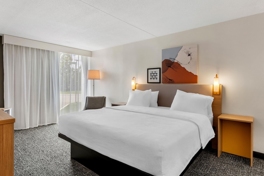 Spark by Hilton Akron Fairlawn 10/46