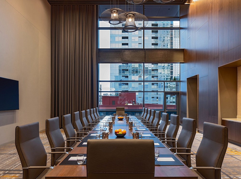 Hyatt Regency Seattle 54/63