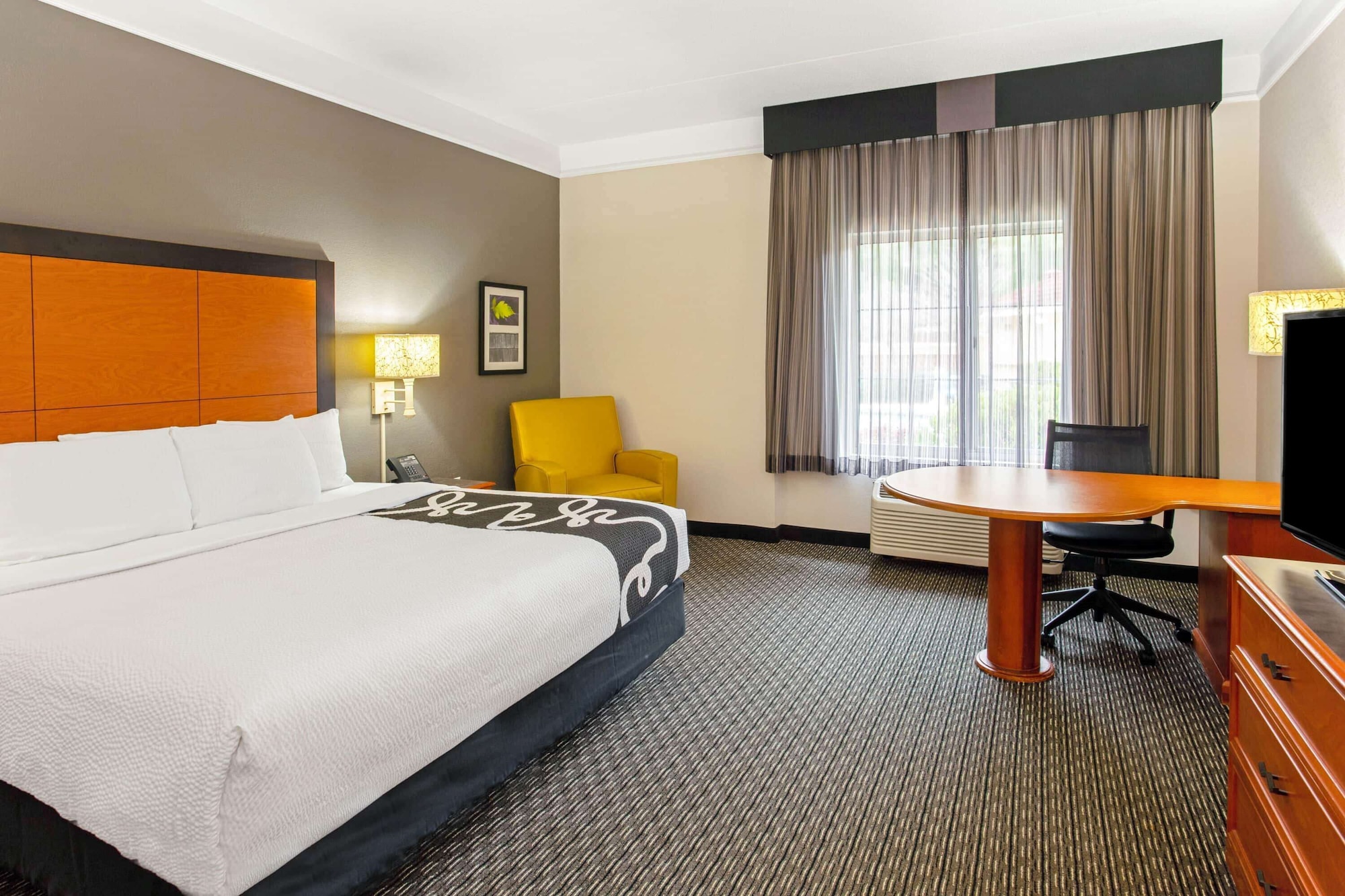 غرفة بسرير كينج، La Quinta Inn & Suites by Wyndham Birmingham Hoover 3/8