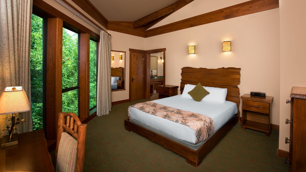 Disneys Saratoga Springs Resort and Spa 8/50