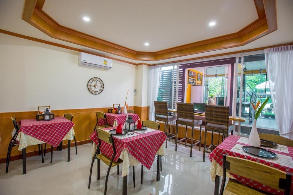 Phurua Inn 28/30