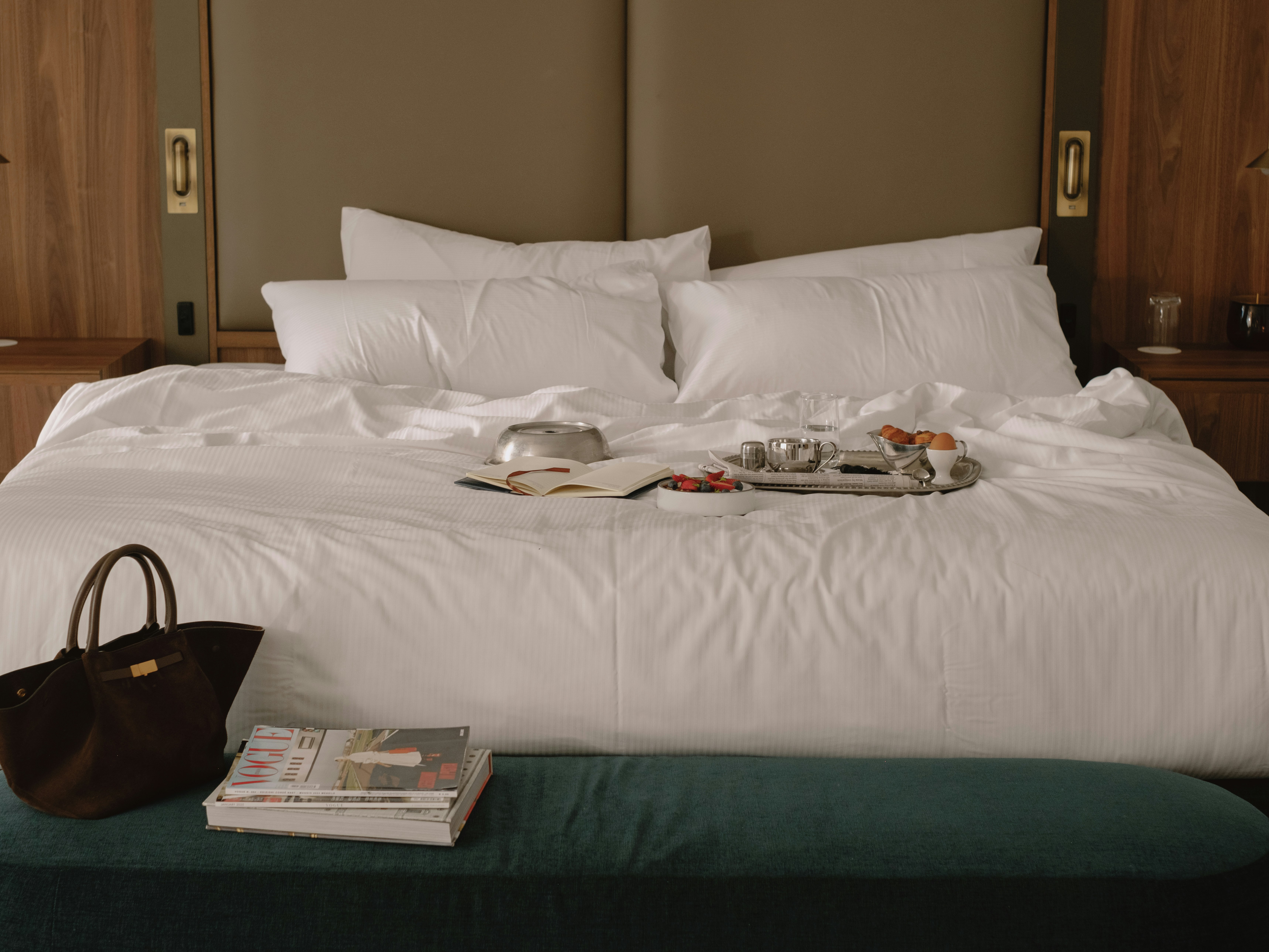 GUEST ROOM, TWIN BEDS