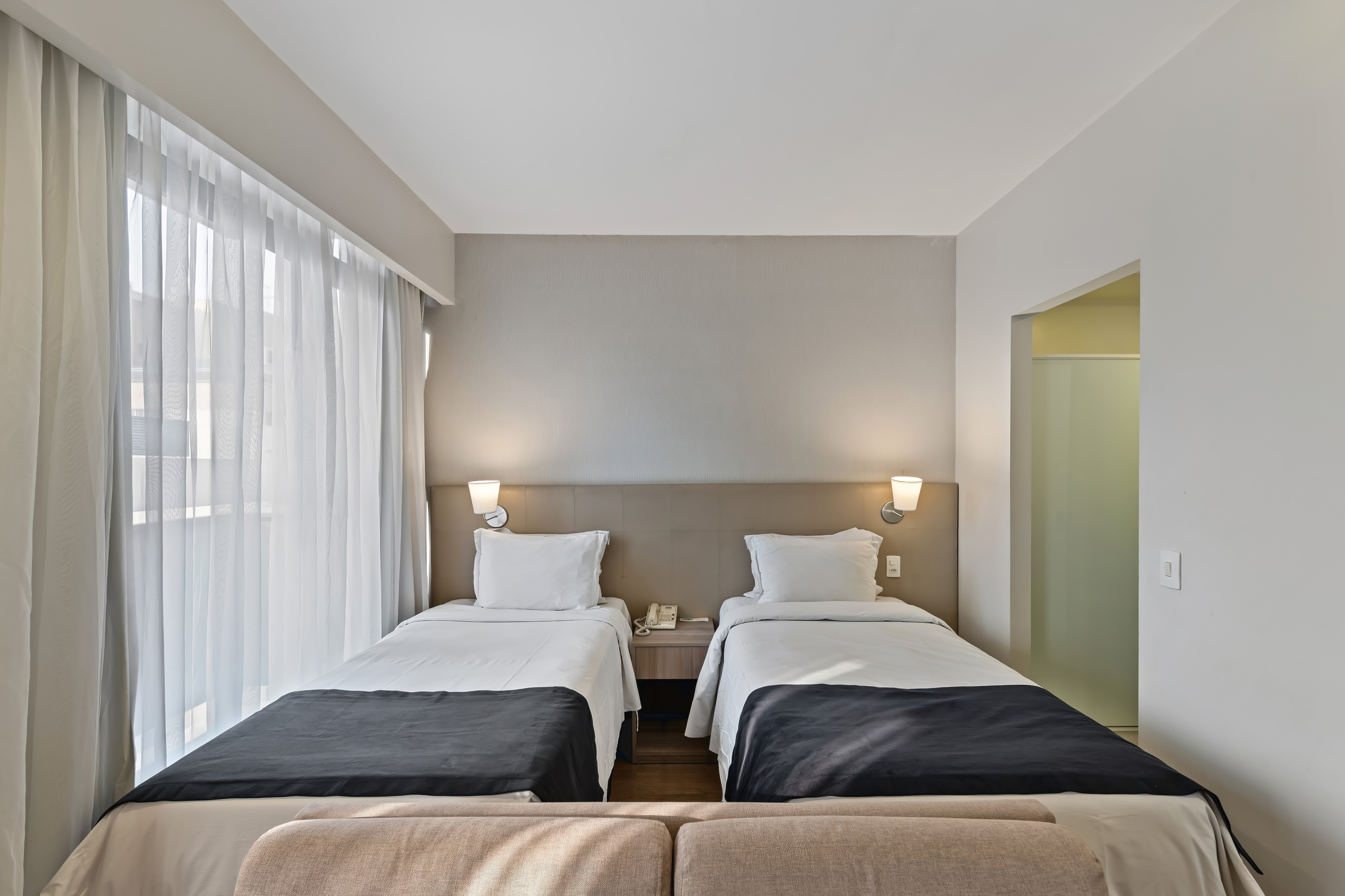 Studio, Suite, Twin Beds, Middle Floor