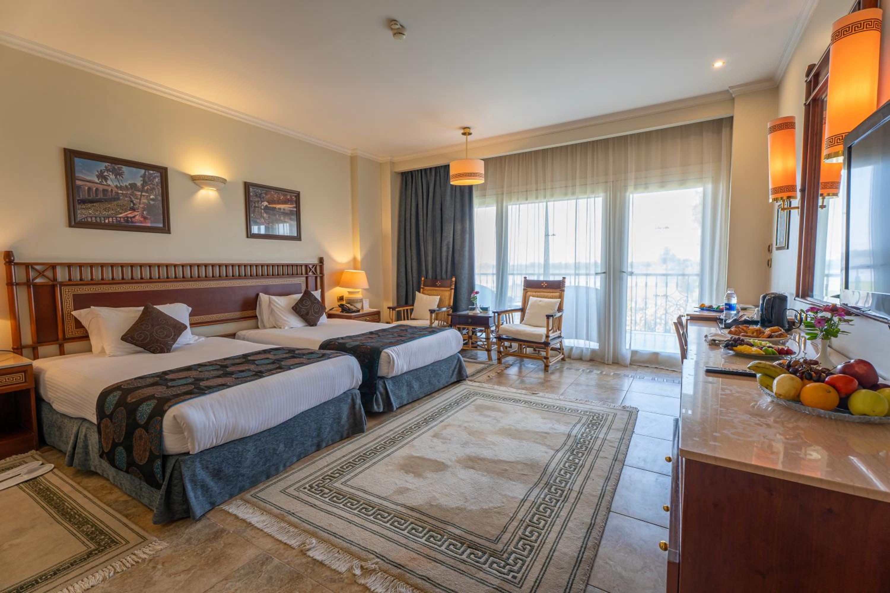 Deluxe, Twin Beds