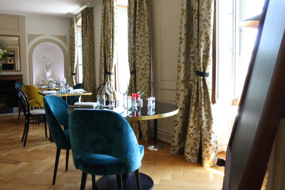 Hostellerie Le Petit Manoir 47/54