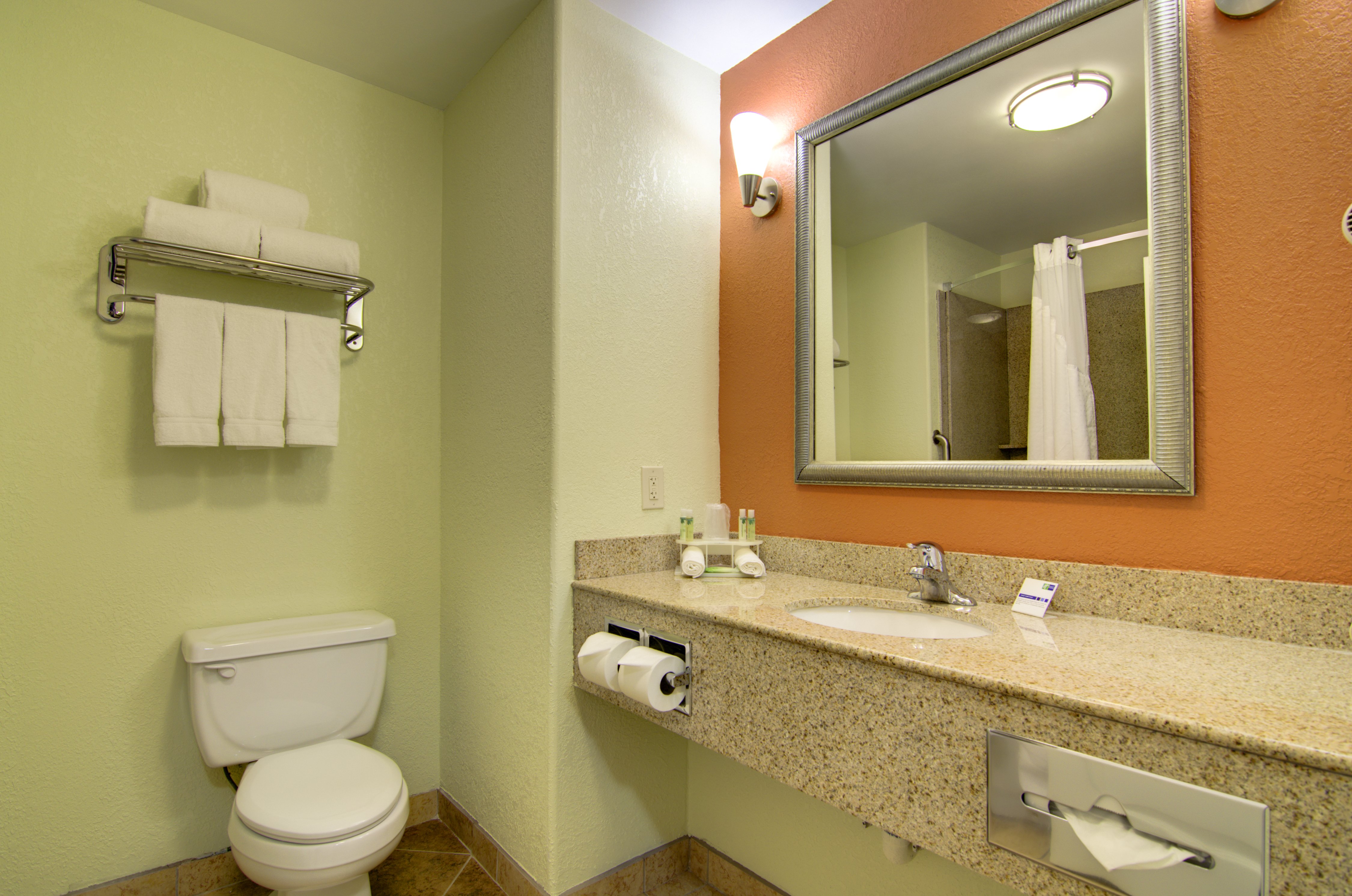 Feature, 2 Queen Beds