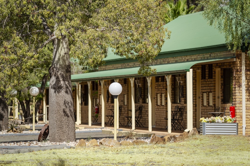 Overlander Homestead Motel 6/31