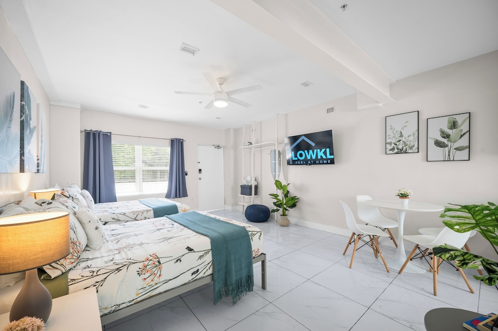 Samantha Apartments by Lowkl 11/46