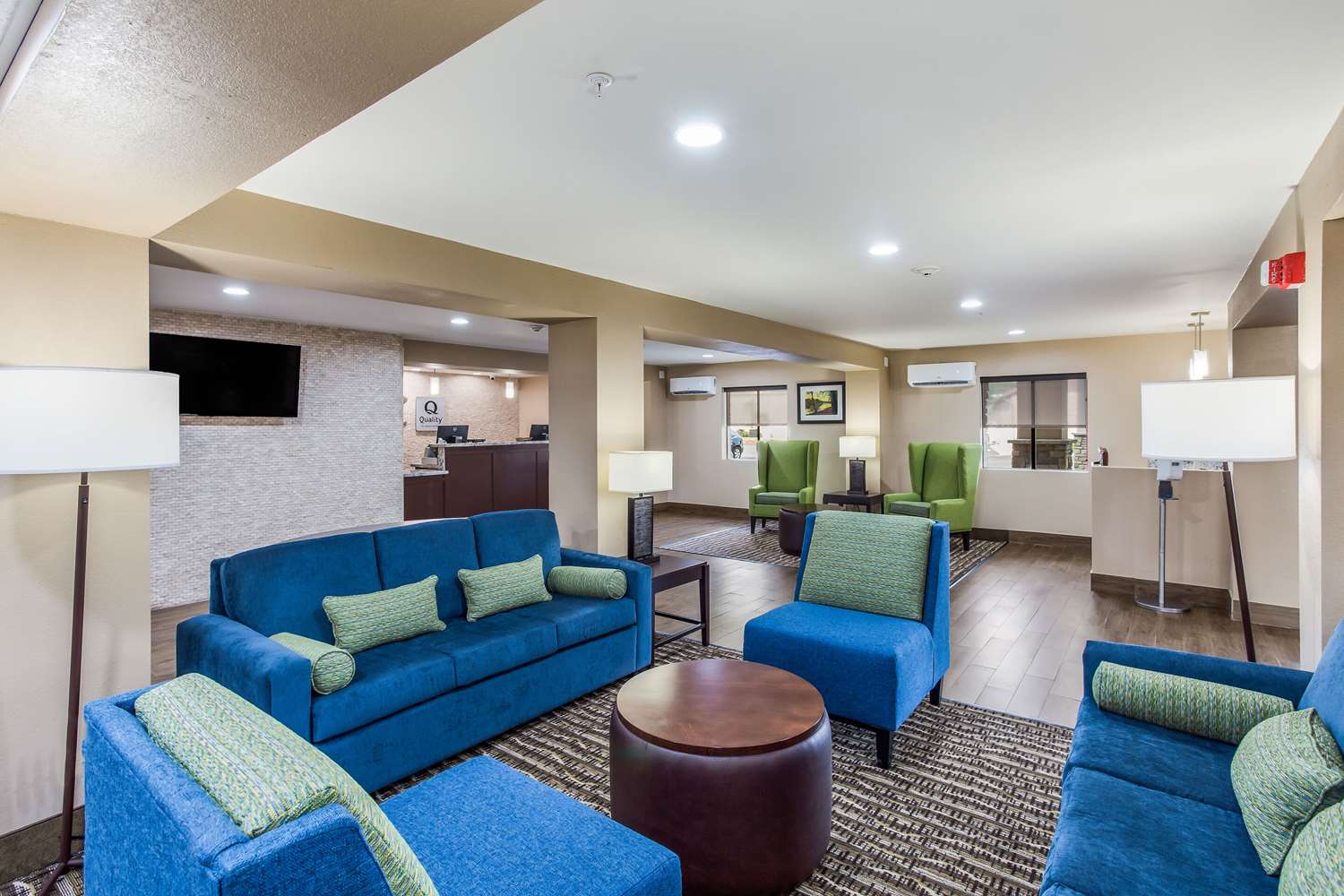 Comfort Inn Charleston South Charleston, WV 12/22