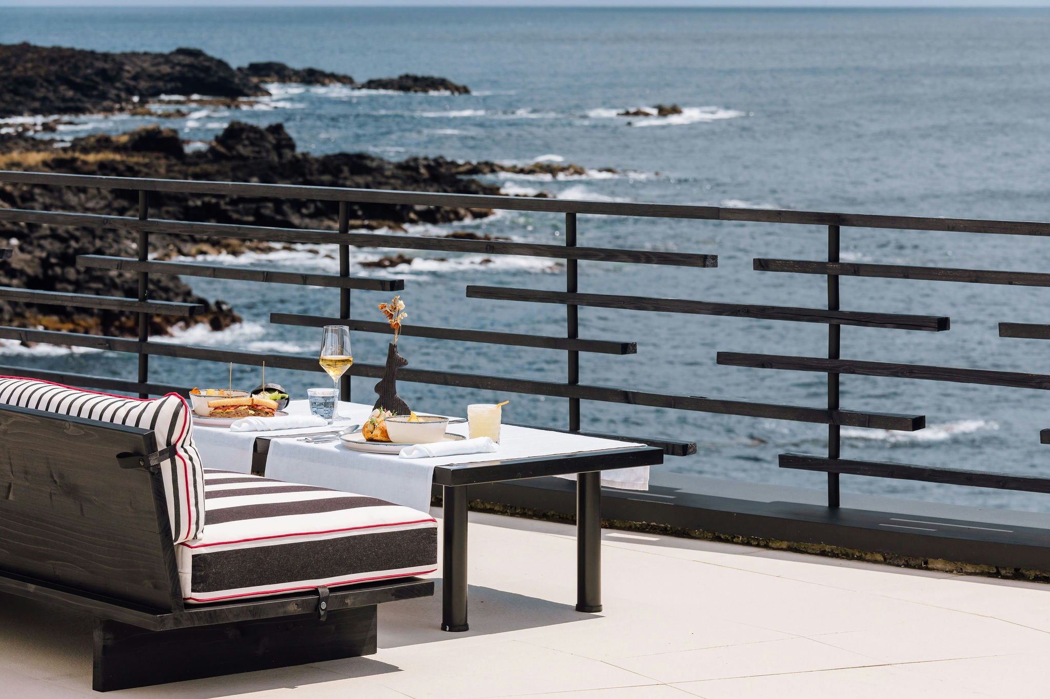 White Exclusive Suites And Villas 34/38