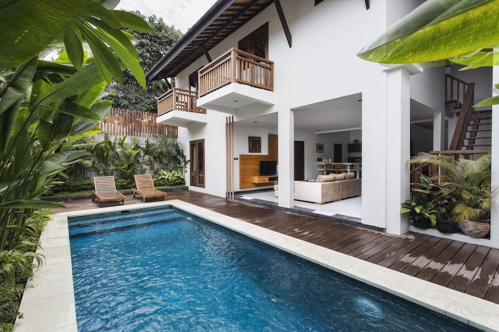 Delu Villas And Suites Seminyak 36/48