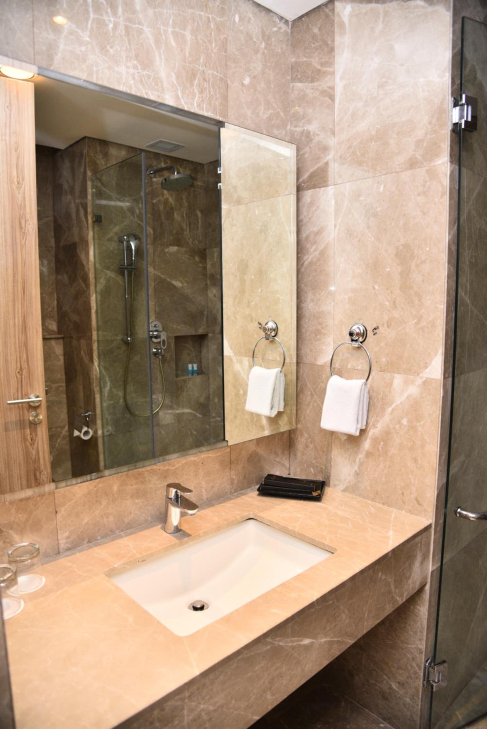 غرفة كبيرة بسرير مزدوج، Hotel Azana Suites Hotel Antasari 7/8
