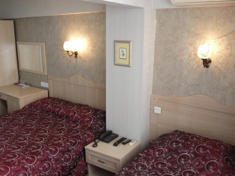 Hotel Nezih Istanbul 37/63