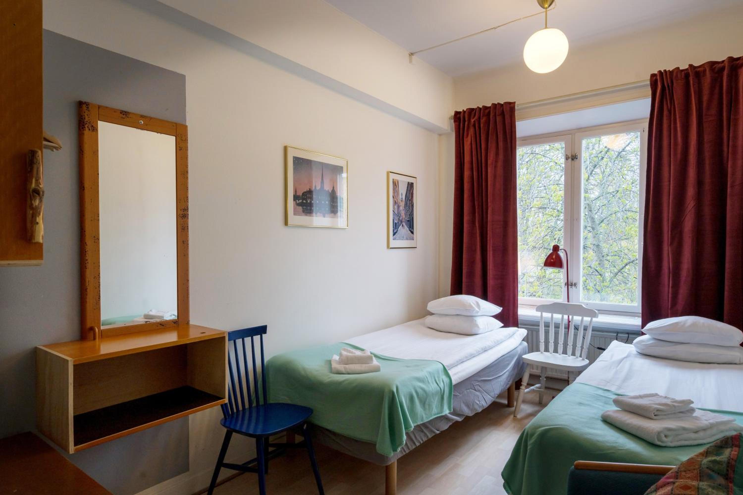Economy, Twin Beds, Shared Bathroom, Annex