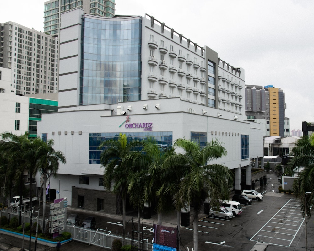 Orchardz Hotel Industri 27/30