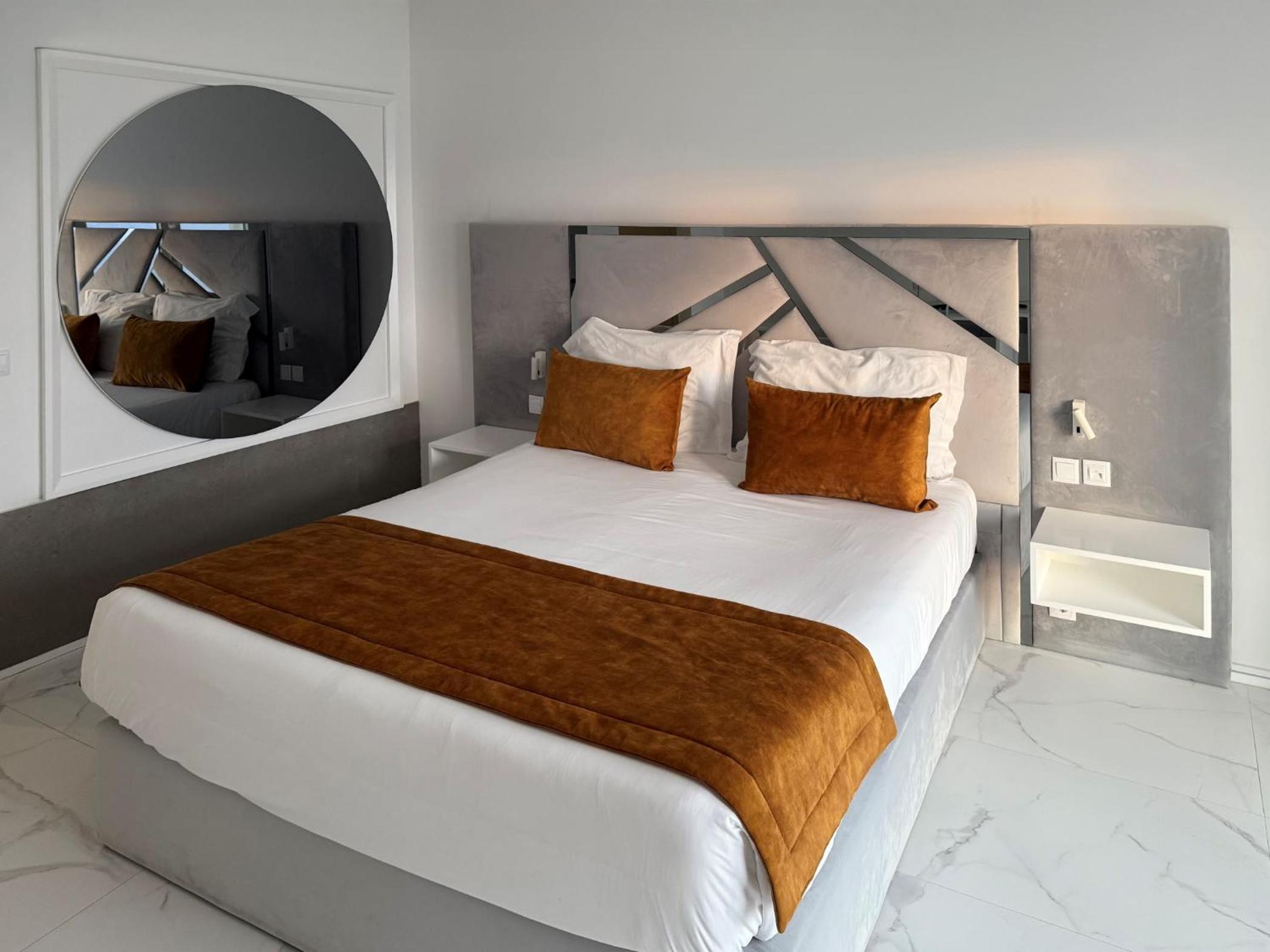 Room, Double Bed, Mountain View