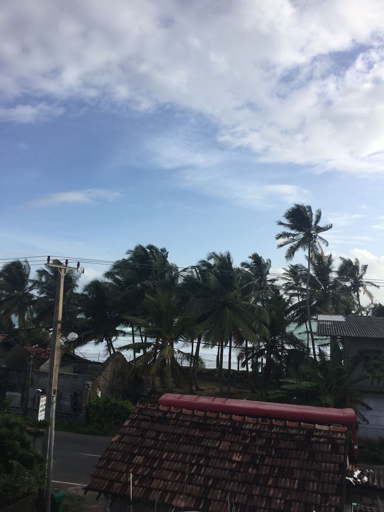 White Baby Beach Rest 15/20