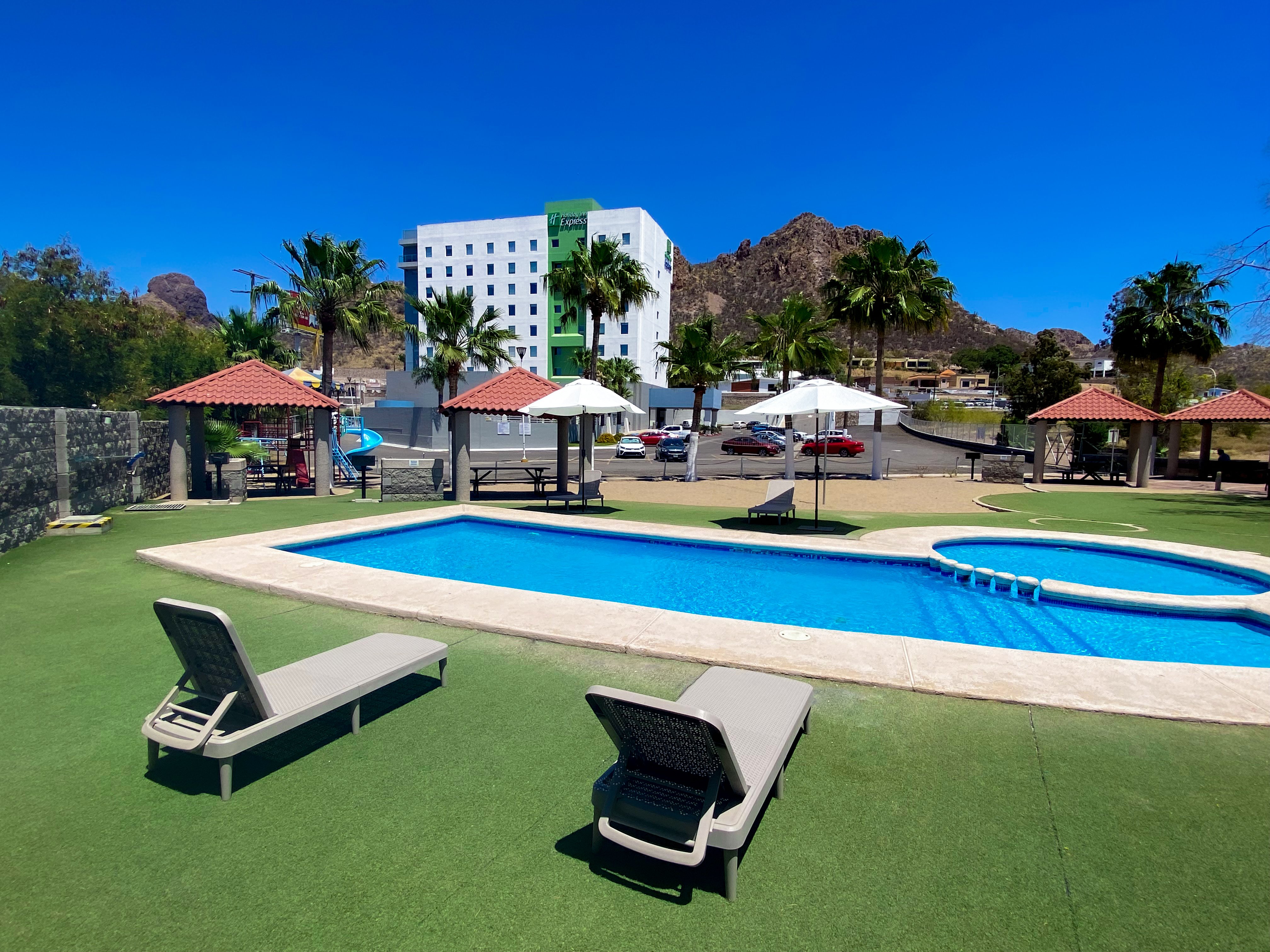 Holiday Inn Express Guaymas 29/37