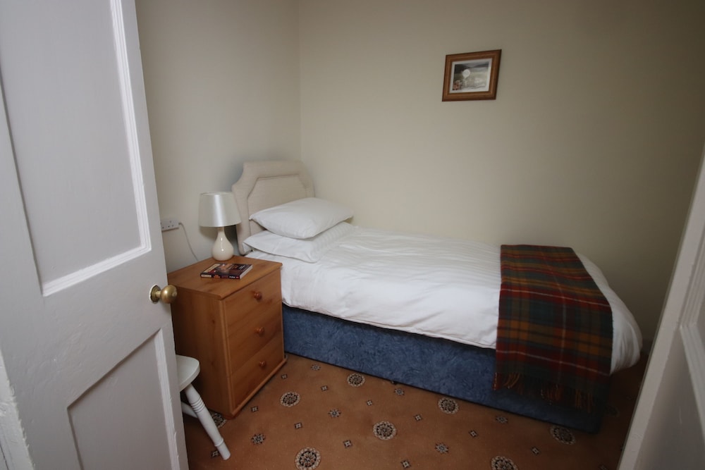 Inglestone House 26/50