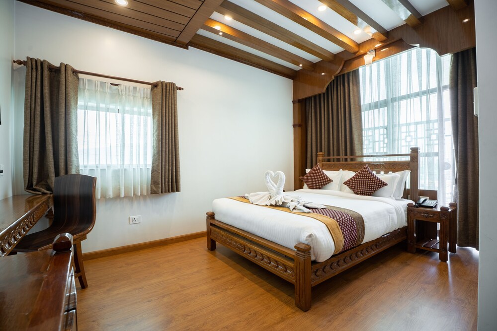 Surya Heritage Hotel 25/61