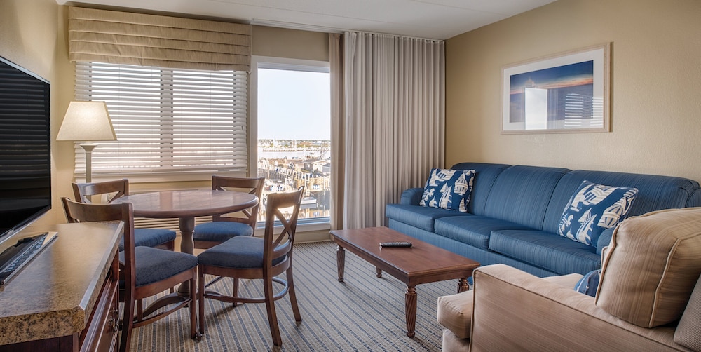Club Wyndham Inn on Long Wharf 35/64